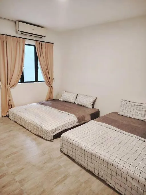 Ipoh Botani Nadya 3Storey 5Br 19 Pax Holiday home