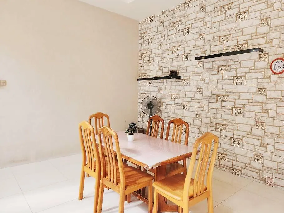 Ipoh Botani Nadya 3Storey 5Br 19 Pax 0*,