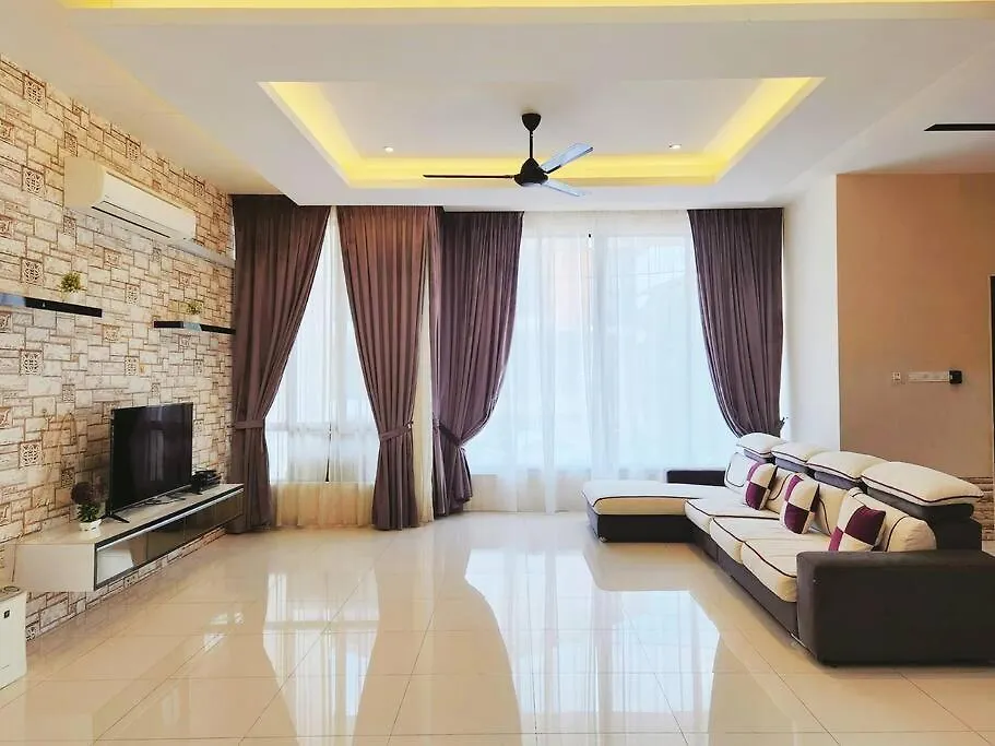 Holiday home Ipoh Botani Nadya 3Storey 5Br 19 Pax
